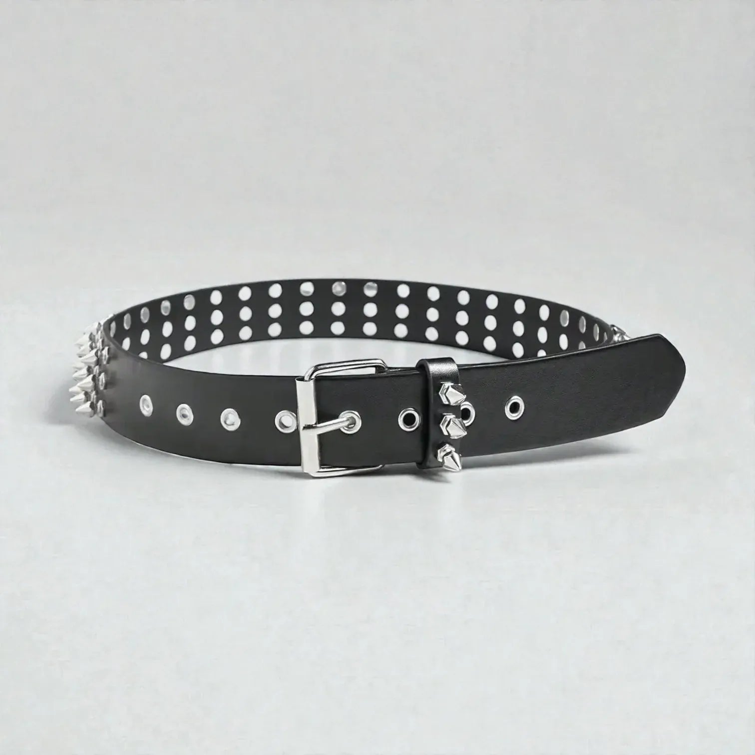 Maison de la Ceinture Noir / 100cm Ceinture cloutée femme - Vexalia